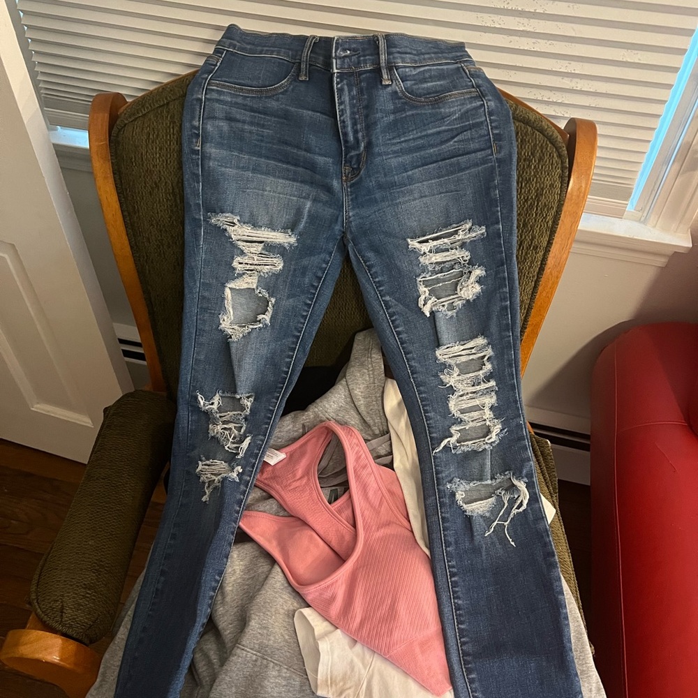 Pac Sun Skinny ripped jeans. I don’t wear skinny jeans anymore so I haven’t worn